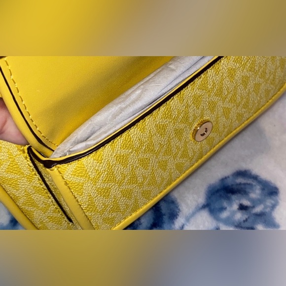 🎈Michael Kors Bradshaw Crossbody Camera Bag - Picture 6 of 10